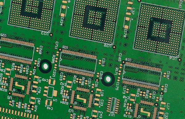 ​Làm cách nào để thêm tính năng in lụa vào thiết bị SMT trong thiết kế PCB?