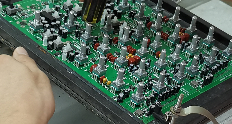 Làm thế nào để giảm chi phí sản xuất của các nhà máy PCBA bằng cách tối ưu hóa chuỗi cung ứng?