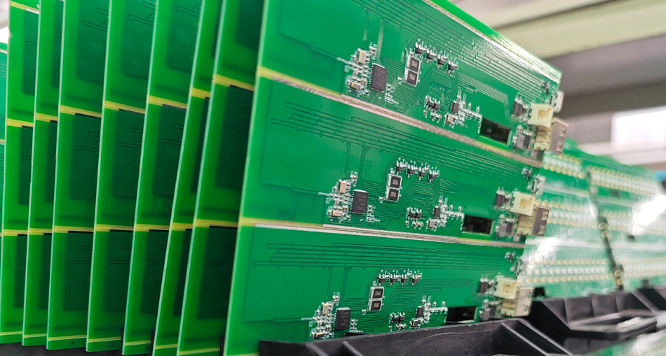 Phản hồi nhanh: Làm thế nào các nhà máy PCBA có thể rút ngắn chu kỳ giao hàng của các đơn hàng khẩn cấp?